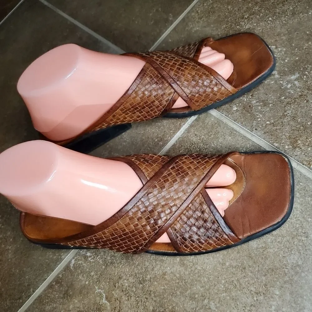 Vintage woven leather David Tate Brown Criss-Cross Sandals - Picture 10 of 13